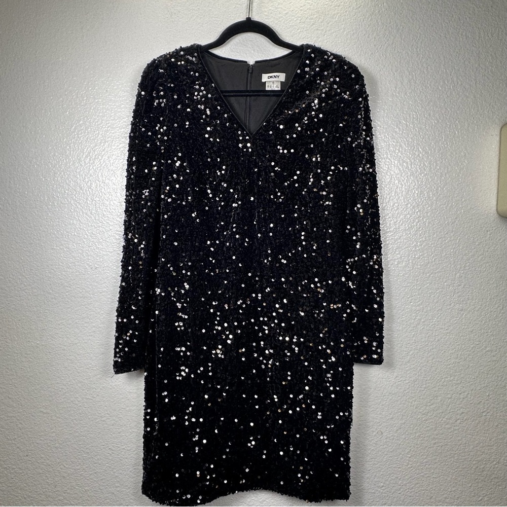 DKNY Black Sequin Shift Dress V-Neck
Long Sleeve Size 8